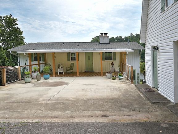 2nd image of 148 Traywick Dr