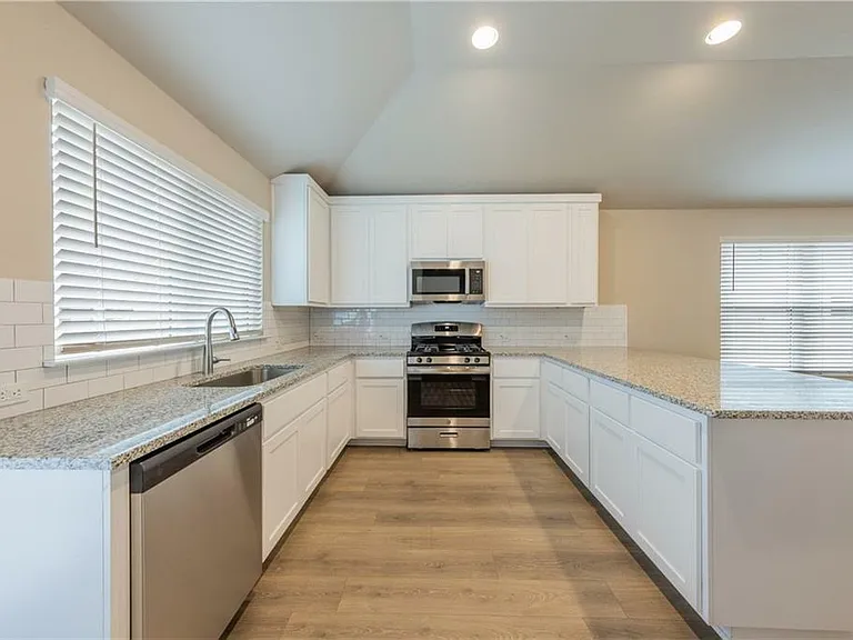 5705 Respinto Dr — Photo 7