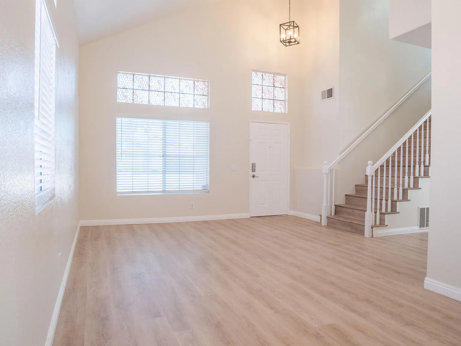 3 bed, 1584 sqft, $2,250 — Photo 4