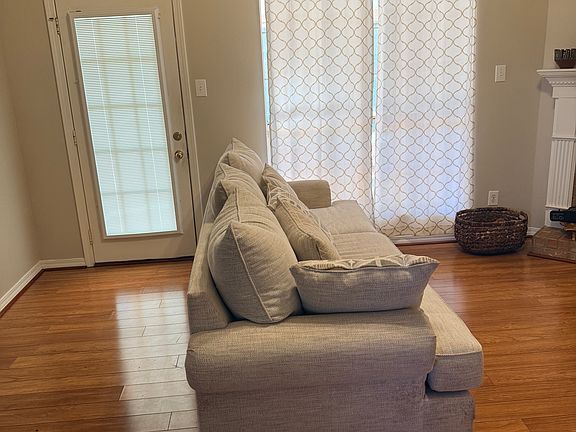 2nd image of 9605 Hanford Ct