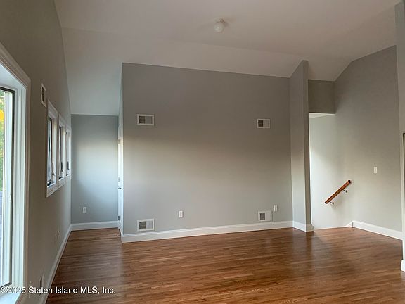 5th image of 249 Purdy Ave #2