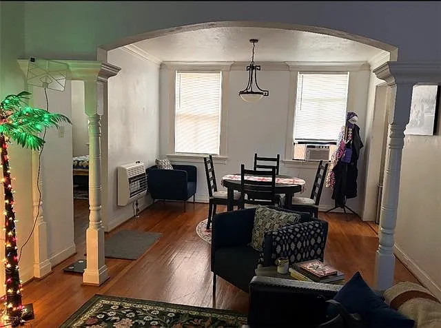 2 bed, 1.0 bath, 1100 sqft, $1,650 — Photo 2
