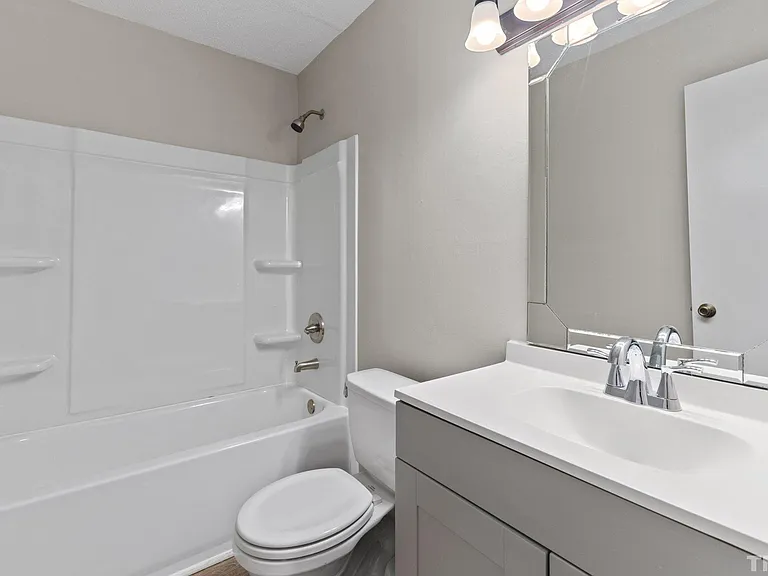 1823 White Oak Rd #B — Photo 8