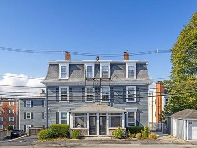 121 Elm St APT 8, Marblehead, MA, 01945