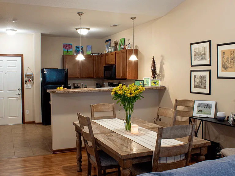 Woodland Reserve Apartments — Photo 2