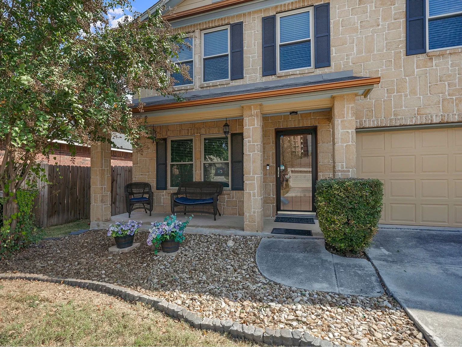 Spacious 3-Bed Home with Private Patio & Fenced Yard in San Antonio 1,984 sq ft — Photo 2