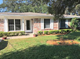 19 Oak Ln, Shalimar, FL 32579