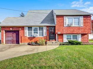 771 Milligan Ln, West Islip, NY 11795