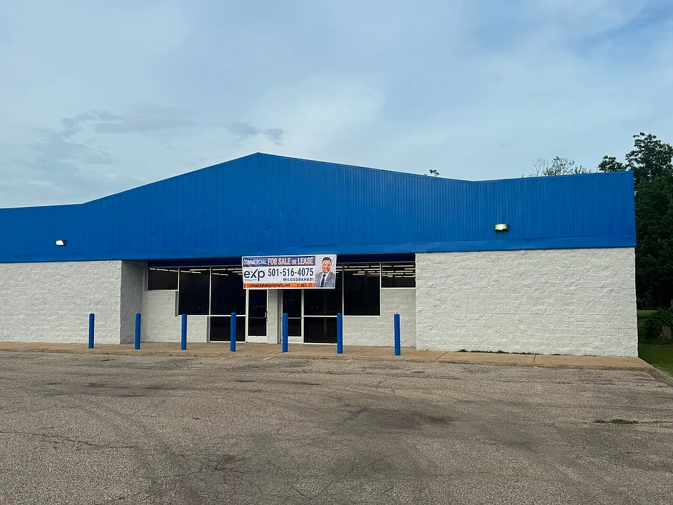 820 N Main St