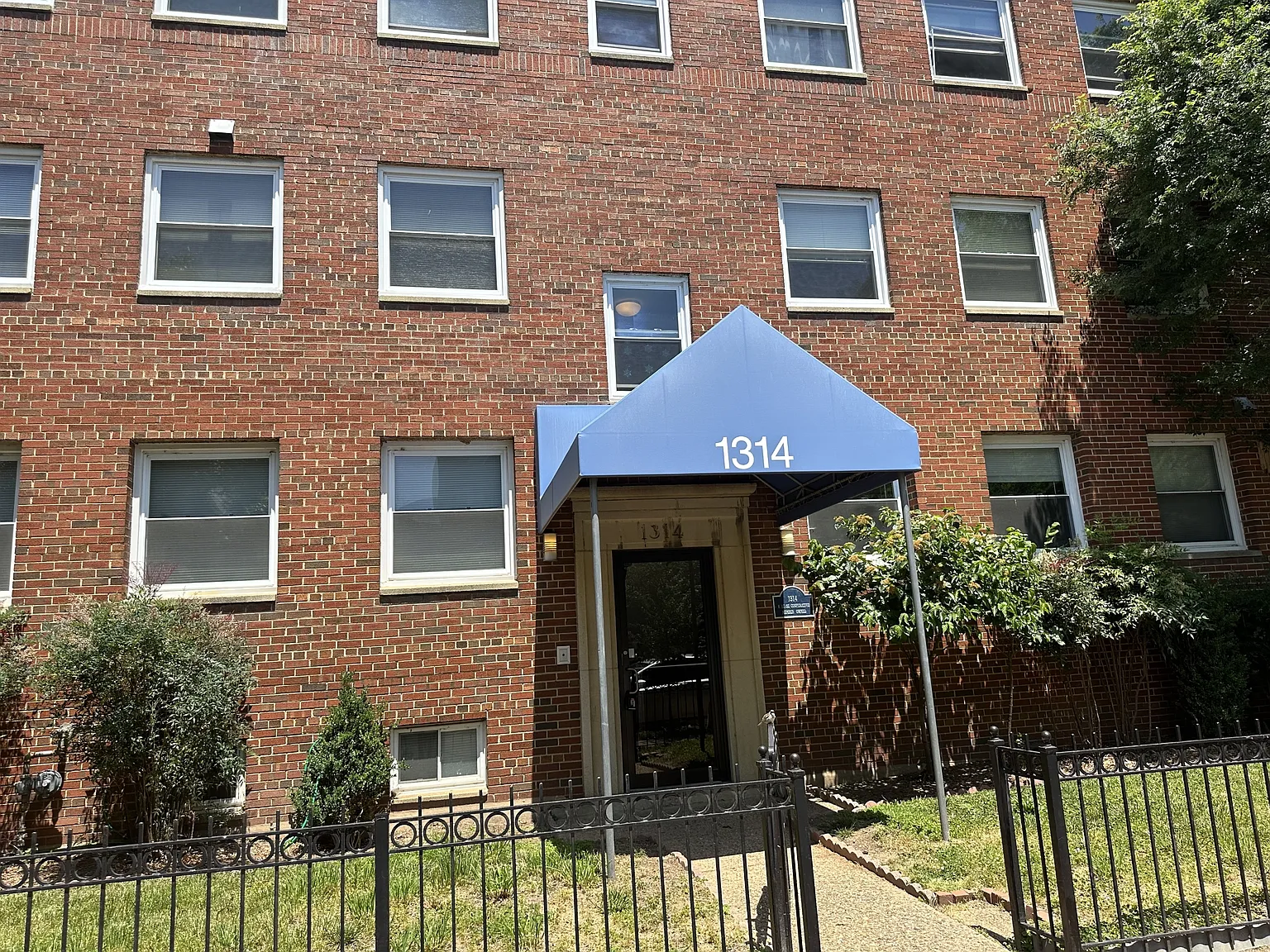 1314 K St SE — Photo 1
