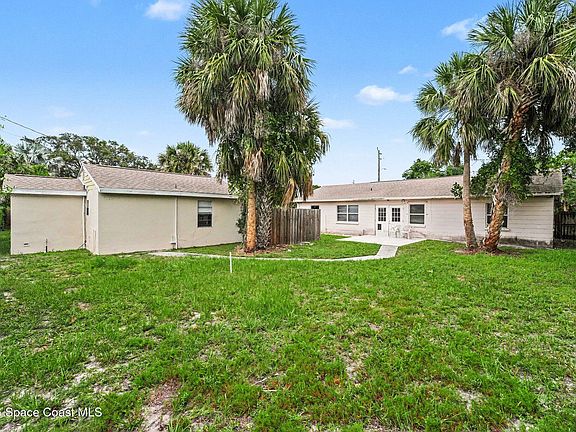 2nd image of 1600 Avocado Ave
