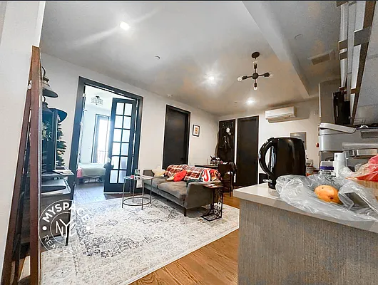 Rented by MySpaceNYC | media 8