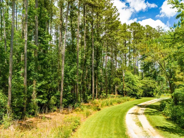 281 Morris Creek Lane, Oriental, NC 28571