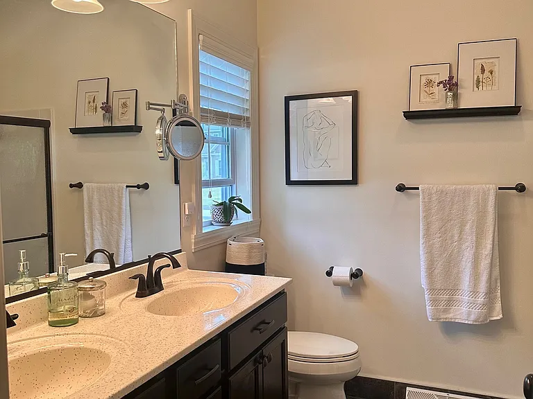 8 Lakepointe Way — Photo 15