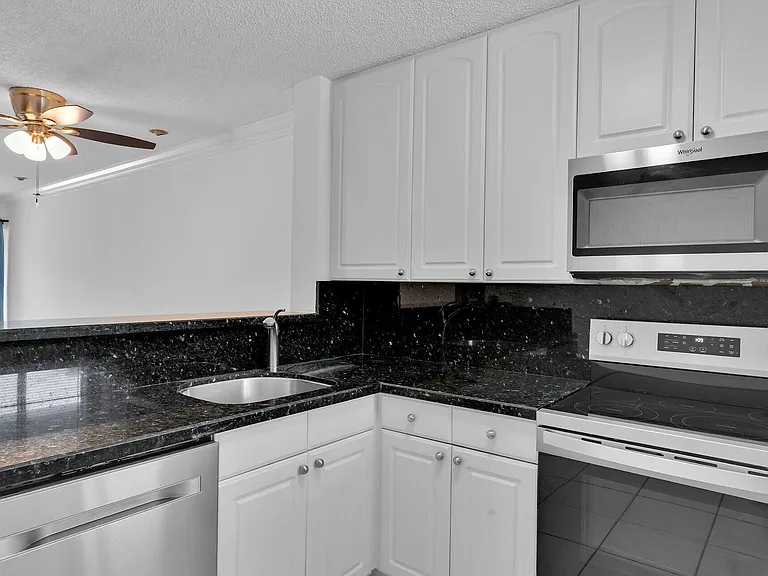 98402 Windward Ave #98402 — Photo 3