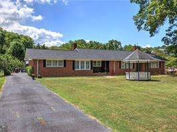 8 Highland Ln, Cartersville, GA 30120