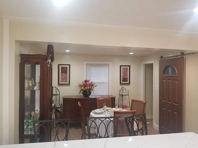 373 Oak St — Photo 9