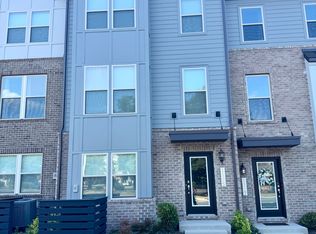 1165 Herndon Pkwy #6, Herndon, VA 20170