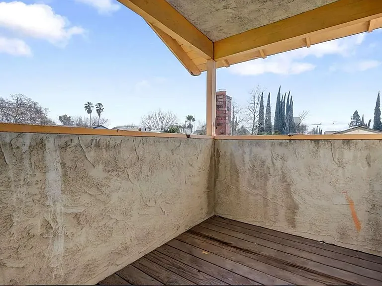 1516 Oscar St — Photo 1
