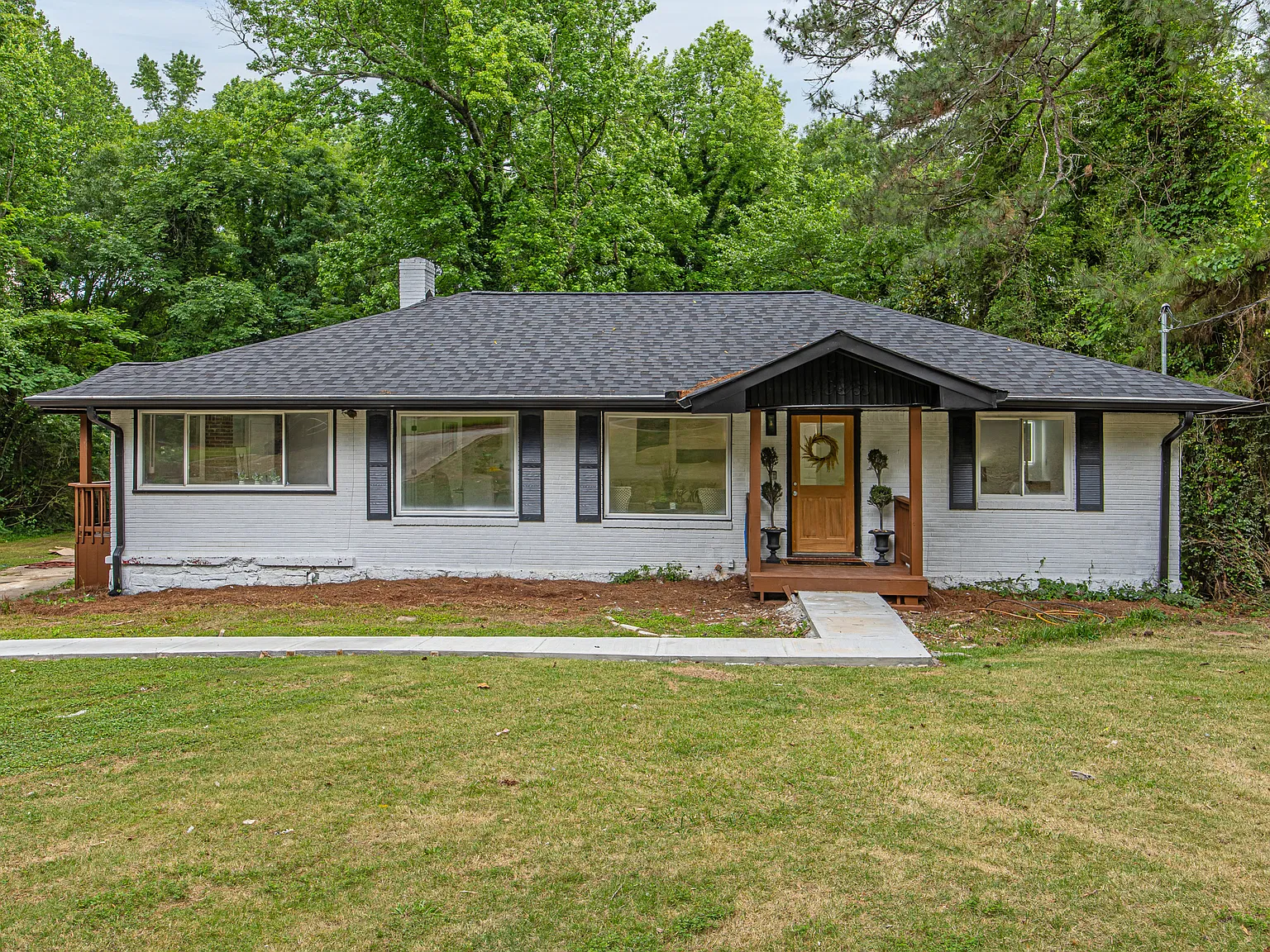 5 bed, 2784 sqft, $3,700 — Photo 1