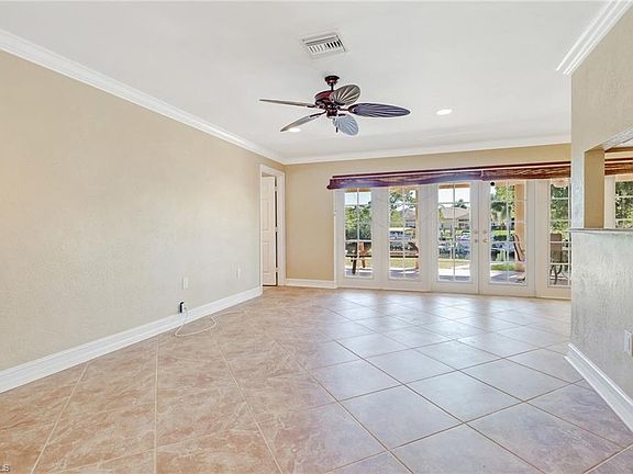 3rd image of 851 Iris Dr