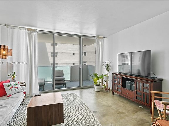 5th image of 1200 West Ave APT 819