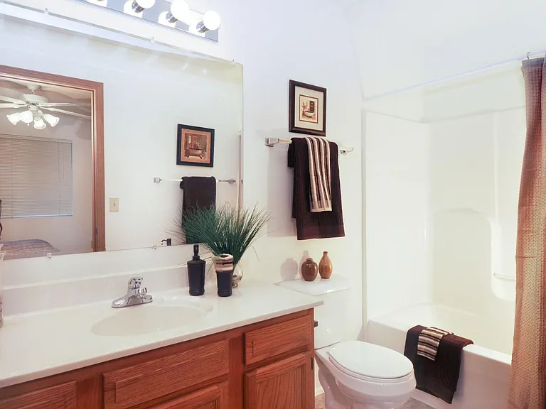 203 N Gregory St — Photo 15