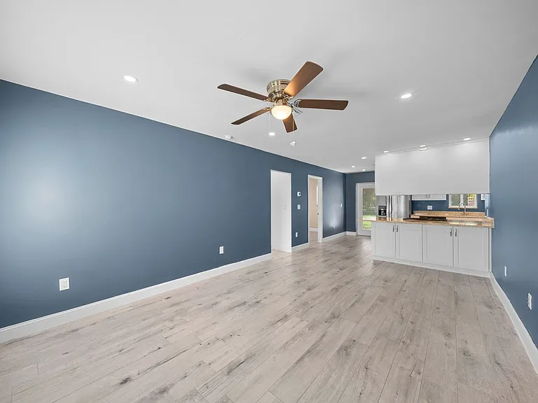 645 95th Ave N #1 — Photo 2