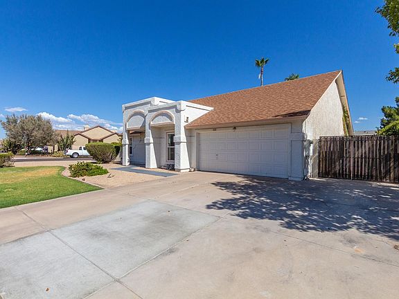 3rd image of 4947 E Princess Dr