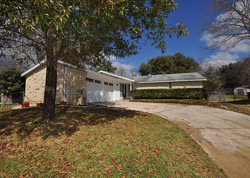 1st image of 226 Regal Oaks Dr