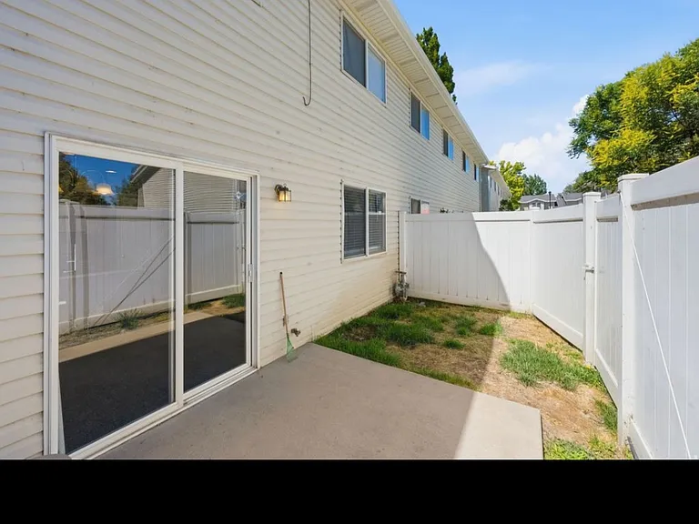 1436 W Mayapple Way — Photo 17