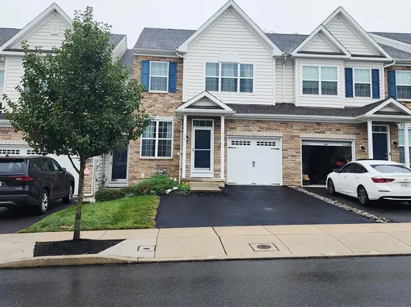 356 Redclover Ln, Allentown, PA 18104