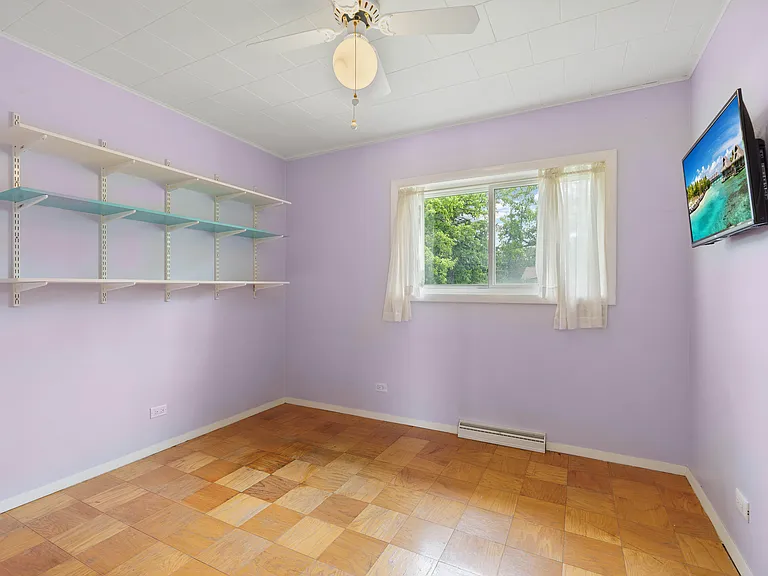 818 Leahy Cir — Photo 10