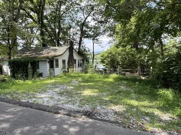 115 Wildwood Rd, Jefferson Twp., NJ 07438