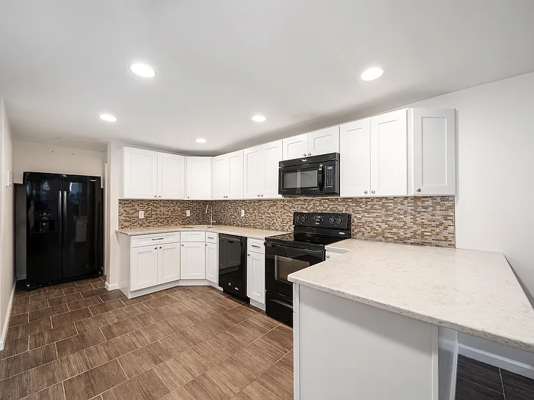 1314 Hudson St #2 — Photo 6