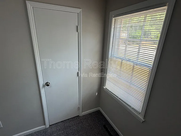 1420 Barnes St — Photo 8
