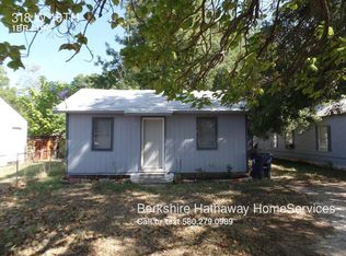 318 W 10th St, Ada, OK 74820