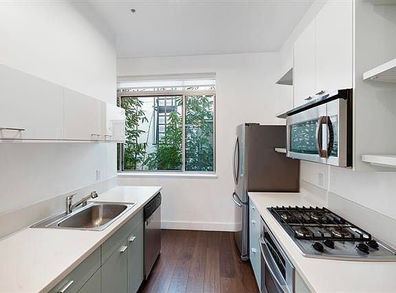 4th image of 1239 Pine St