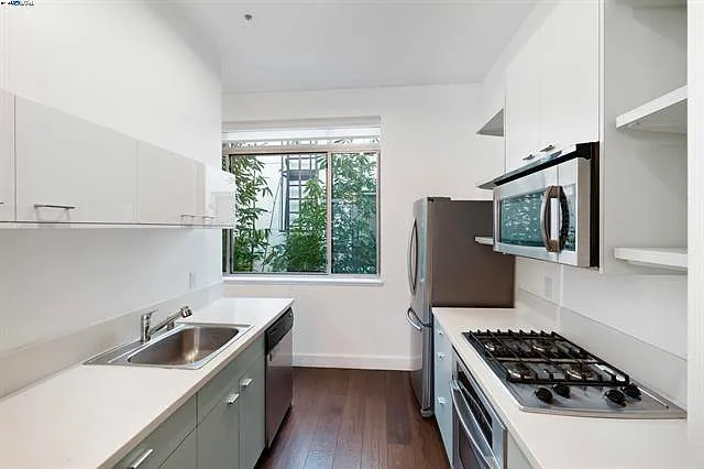 1239 Pine St — Photo 4