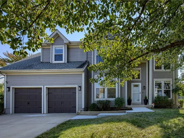 5709 W 158th Ter, Overland Park, KS 66223