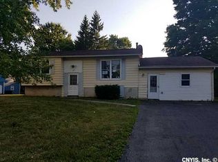 115 Greenapple Ln, Minoa, NY 13116