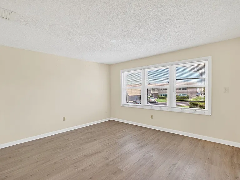 Marina Townhomes — Photo 6