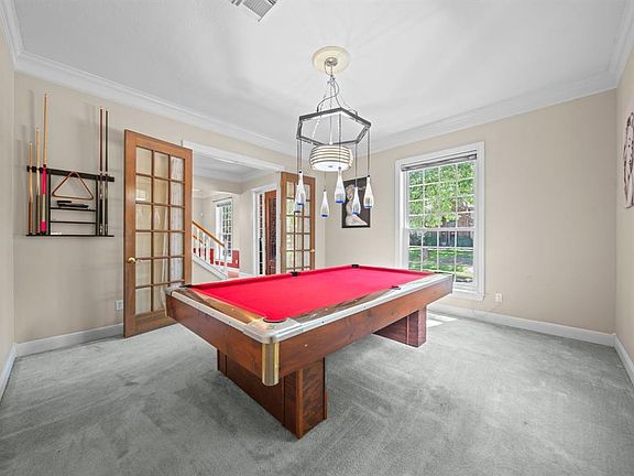 3rd image of 1711 E Hedgecroft Drive