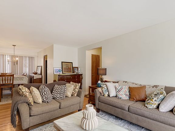 4th image of 135 Ridge Ave #1W