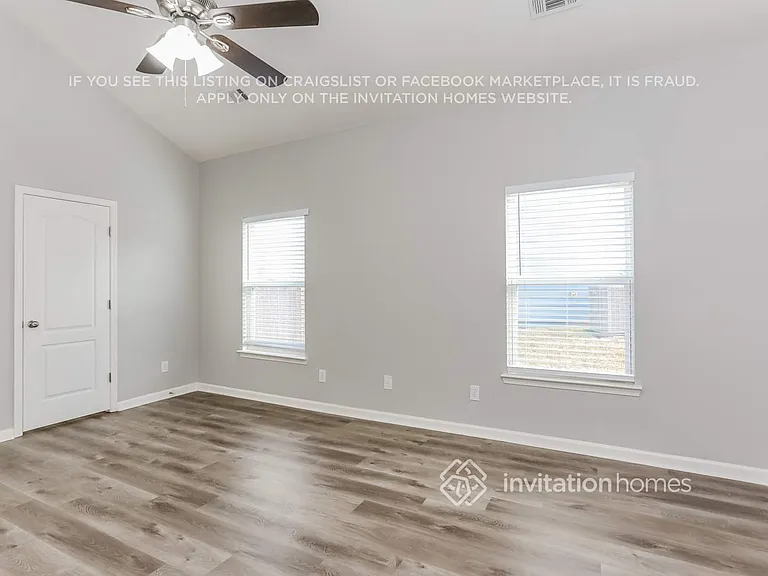 5058 Manning Dr — Photo 11