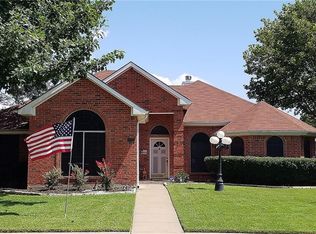 8005 Wayne Way, Rowlett, TX 75088