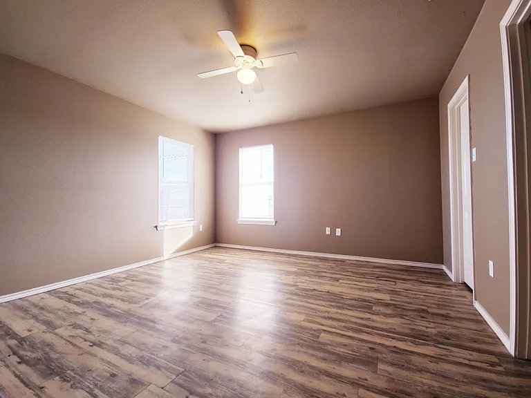 2226 E Main St — Photo 8