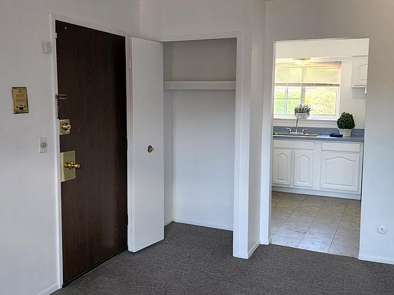 4th image of 25332 Shiawassee Cir APT 205