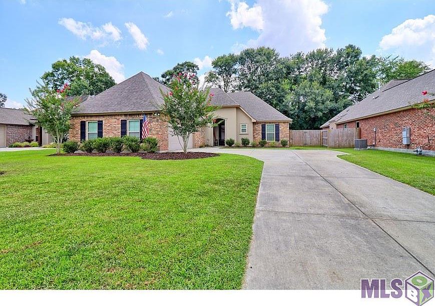 1st image of 42191 Conifer Dr