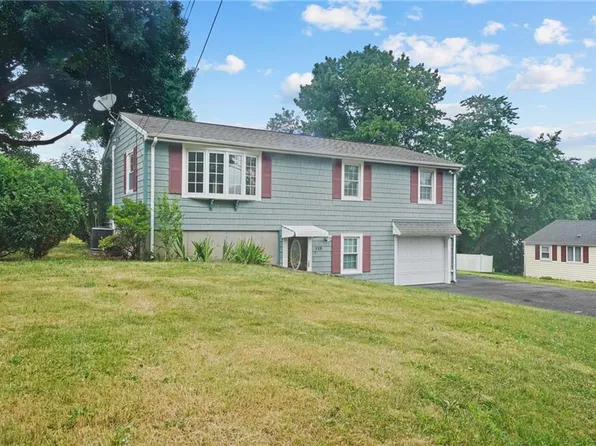 113 Fatima Dr, Bristol, RI 02809